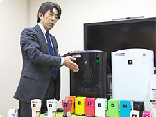 シャープ 健康・環境システム事業本部 プラズマクラスター機器事業部 商品企画部 部長 冨田昌志さん